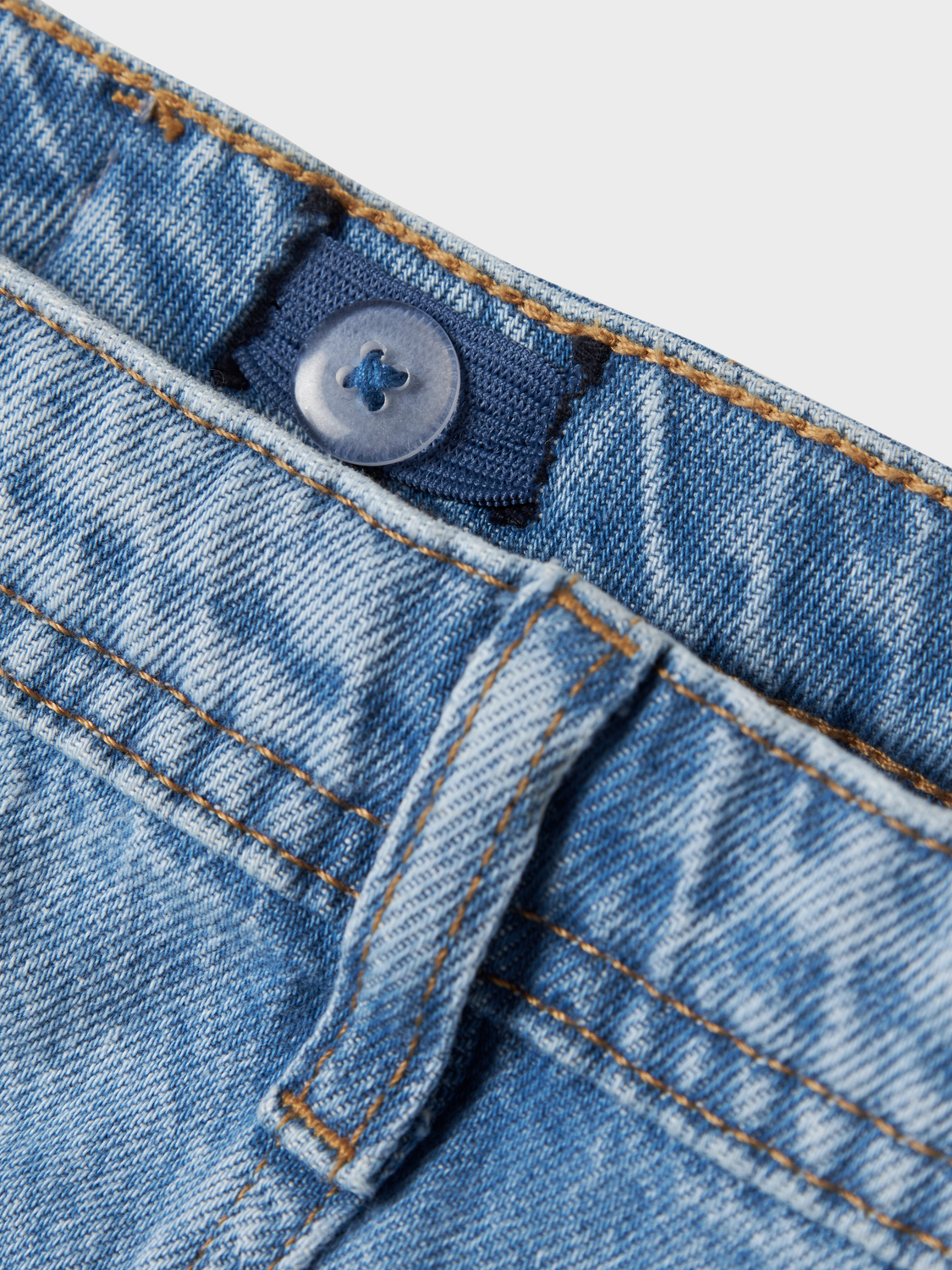 model_shot-front_full